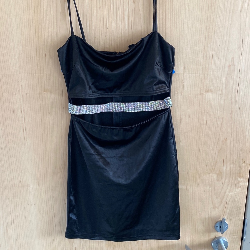 Black bodycon dress